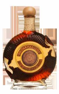 DOS ARMADILLOS TEQUILA Tequila Super premium prodotta solo con agave blu selezionato proveniente dalla piccola città di Amatitan situata nel cuore dello stato del Jalisco in Messico.