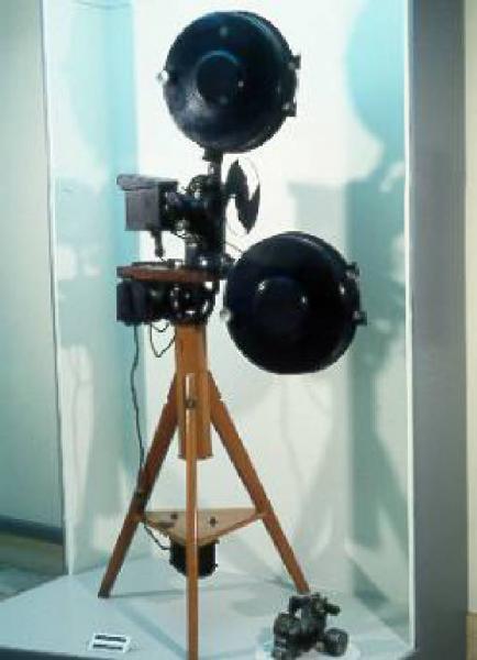 Proiettore cinematografico elettrico, per pellicole 35mm Cinemeccanica S.p.a. Link risorsa: http://www.lombardiabeniculturali.