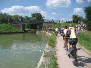 Le vie d acqua sono le preferite dai cicloturisti