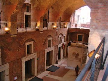 A R G O M E N T I 19 7. Vista della Grande Aula (dal corridoio del primo piano), stato attuale 8. Ricostruzione 3D della Grande Aula in epoca romana Aula (Fig.