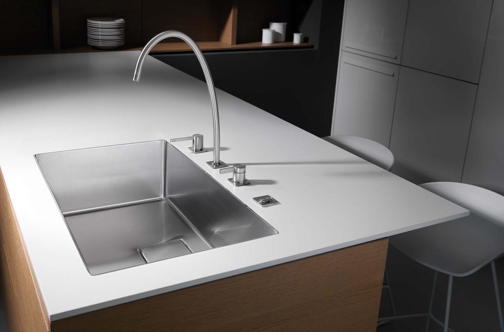 DESIGN I rubinetti e lavelli KWC ERA sono sinonimo di design estremamente pulito e di gran classe.