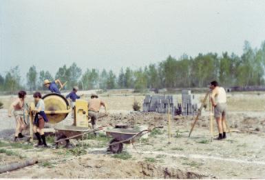 Aprile 1973 - Non c era una volta il parco festeggiamenti A v o s t 2000 1 M s Alfons de Liguori 2 M Il Perdon di Assisi 3 G s Lidie dissepule 4 V s Zuan Vianney 5 S s Svualt re 6 D s Trasfigurazion