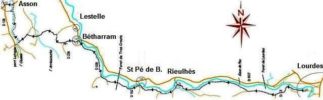 Seguire le freccette gialloblu dell AACSJ-PA sui sentieri e piste sopra il gave di Pau che rumoreggia in basso/ dal GEP la Ruche invece seguire la strada costeggiando il recinto del santuario fino