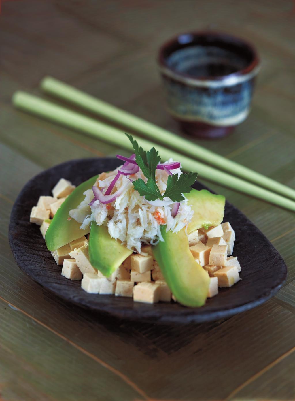 Il tofu morbido (silken) e l avocado cremoso hanno una deliziosa affinità, che viene messa in evidenza dal condimento a base di wasabi.