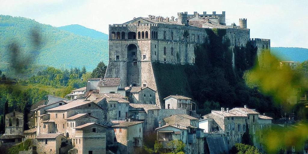 Pacchetto 2 notti ( con arrivo in qualsiasi di questi giorni: Lunedì/Martedì/Mercoledì/Giovedì ) Ecco cosa faremo: Giorno di arrivo con check-in alle ore 14:00 Arrivo al Turano Resort, accoglienza da