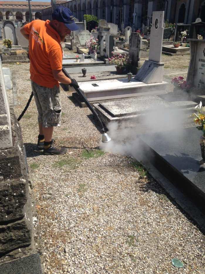 Uso di mezzi diserbanti con vapore in centro storico e in aree cimiteriale Esperienza