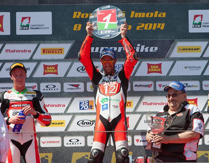 conquistato il gradino più alto del podio sia nel 5 che nel 6 round del Campionato Italiano Velocità Superbike e segnato il nuovo record in gara, battendo sé stesso, in entrambe le manche.