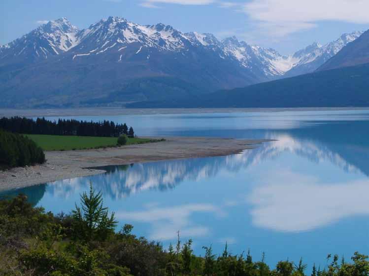Aoteaora, la Nuova Zelanda dei Maori Un viaggio accompagnato da Silvana Demichelis In lingua maori Aoteaora è la Nuova Zelanda, La Terra della