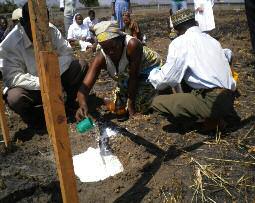 Quelimane, 20 maggio 2012 Mia cara nipote Sara, ho letto con commozione la tua lettera in cui mi dici di aver deciso di trasformare i regali della Cresima in un offerta per i poveri di Quelimane.