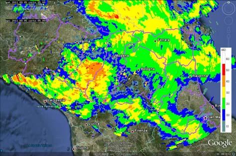 alle 05:00 UTC (in alto a destra), alle 06:30 UTC (in basso a sinistra) e