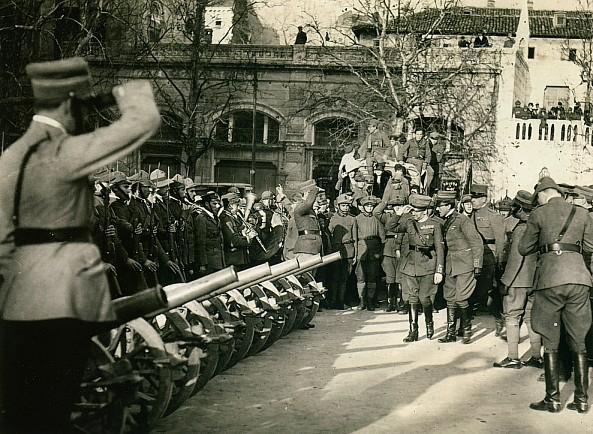 12 settembre 1919: il poeta D Annunzio, leader dei nazionalisti, occupa la città di Fiume insieme ad 2600