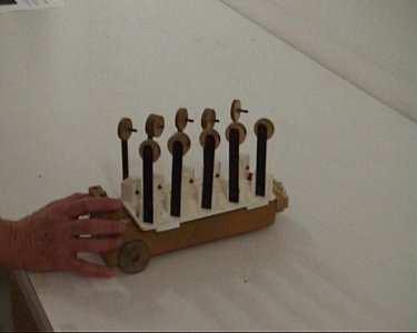 insegnamento dei fenomeni di attrito, c) strumenti di Alessandro Volta, d) foto della mostra Albert Einstein Ingegnere dell Universo, Pavia, Novembre 2005 - Gennaio 2006 (Anno Internazionale della