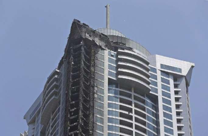 coinvolta DUBAI 4/1/2016 Incendio