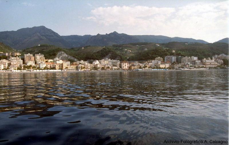 incisiva sul suo arredo urbano. Il relax del mare a due passi dalla campagna e dalla città di Genova.