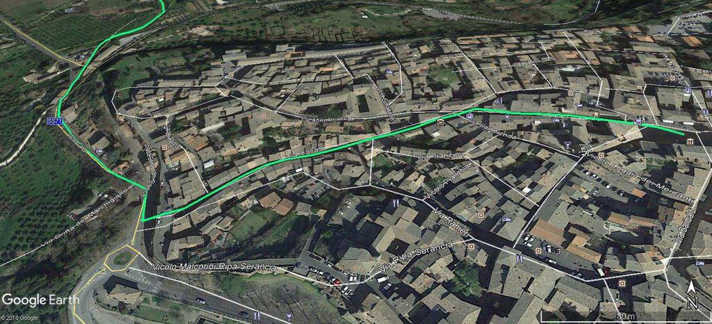 poco prima della rotonda, sotto le mura della città, prendiamo a sinistra via della Cava poi via