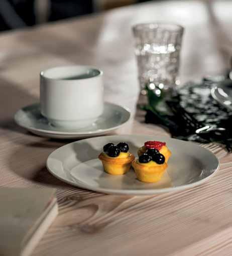 BASIC _ Porcelain Piatto piano Dinner plate Piatto fondo Soup plate Piatto dessert Dessert plate BC000250000 cm 25 x h3 BC001210000 cm 20 x h4 BC002200000 cm 20 x h2 8000257132020 8000257132037