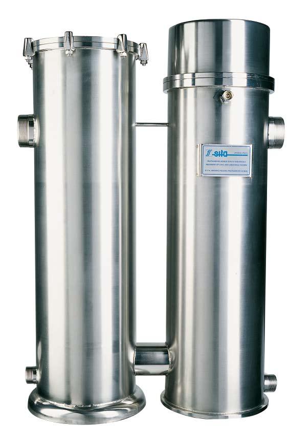 Filtro + UV-C Filter + UV-C Gli impianti serie COMBI sono costituiti da un gruppo di filtrazione ed uno di sterilizzazione a raggi UV C saldati insieme: l acqua entra nel filtro attraversando le