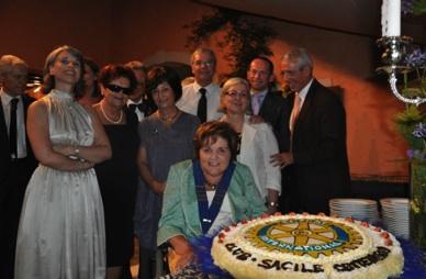 Foto di gruppo con la neo presidente del RC