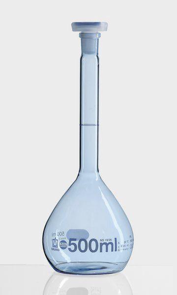 Matraccio E una bottiglia con tappo che riporta sul collo una tacca che indica il raggiungimento del volume nominale Serve a preparare