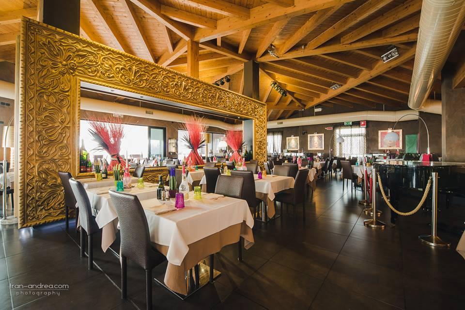 PIPER PANORAMIC RESTAURANT & MORE Il Piper è un elegante ristorante sulle colline di Verona, a pochi minuti dal centro città, con una vista ed un panorama mozzafiato.