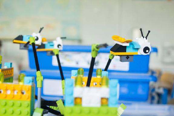 SCUOLA DI ROBOTICA STEAM con LEGO WeDo 2.