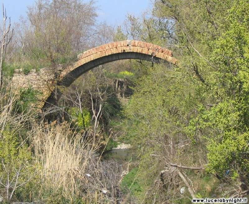 LUC.5 Ponte Gallucci Urbanistica Ponte di epoca romana, datazione non rinvenuta Sulla via per S.