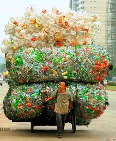 Bottiglie di plastica 12 miliardi / anno Se utilizzassimo acqua del