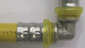 N.B. : Per una corretta unione, il tubo va inserito fino alla battuta della calotta isolante.