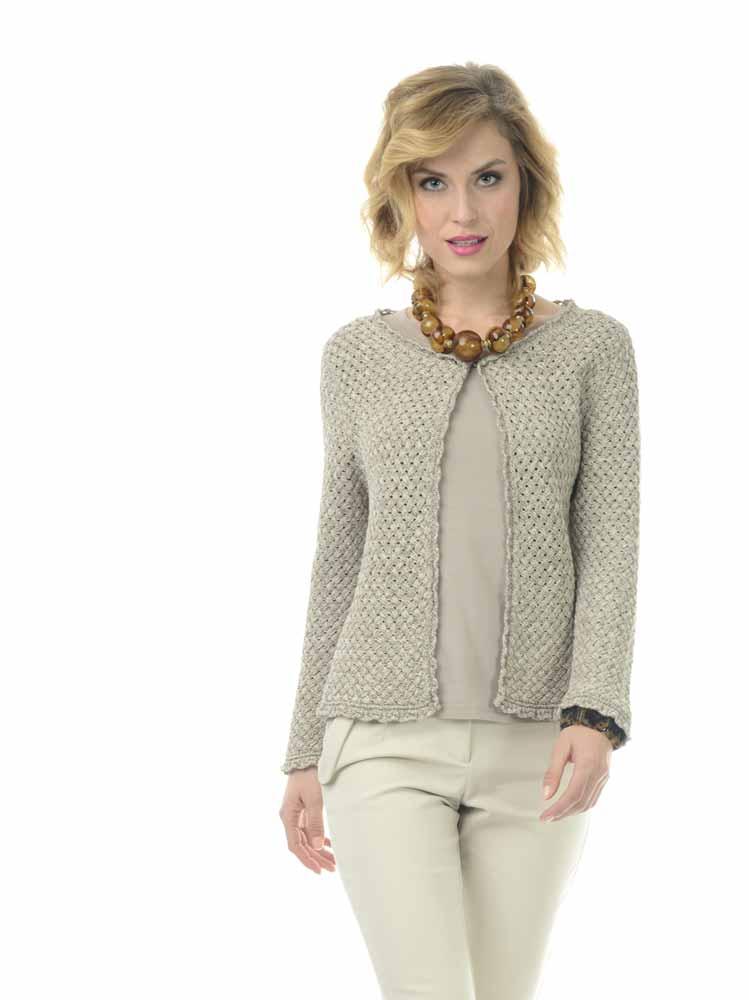 CARDIGAN MAGDA Corda melange (cod 524) 1% COTONE Dalle proporzioni ben studiate, il breve giacchino dalla trama intrecciata a canestro, incorniciata da bordi passamaneria