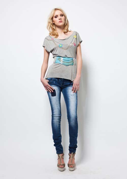 32 P11-332 T-Shirt con cintura P11-713 Jeans P11-332