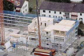 Anche l'edificio in legno è "adulto" L'edificio di legno in ambito