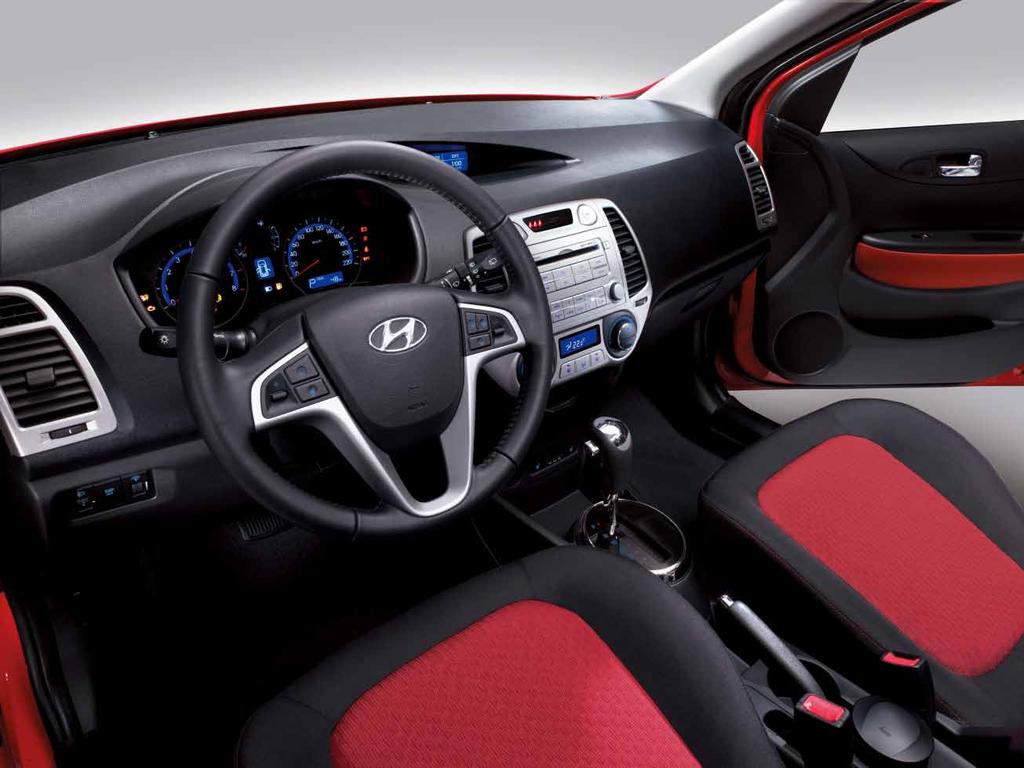 GARANZIA DI COMFORT E PRATICITÀ La nuova Hyundai i20, grazie agli elevati livelli di comfort e alle numerose soluzioni pratiche, porta a termine il compito all'insegna della semplicità, del risparmio