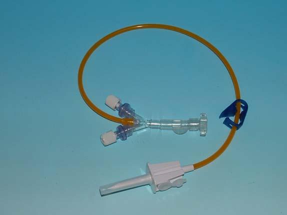 Polyurethane infusion set with secondary access way endowed of needle free vascular access, filter of 0,22 µ and vented perforator.