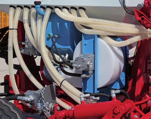 Se i trattori non dispongono di regolatore di flusso il ventilatore può funzionare con la trasmissione idraulica mediante pompa