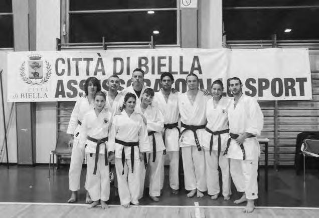 A scuola dal Campione I nostri atleti con il campione del mondo Luigi Busà Il 13 ottobre a Biella si è svolto un allenamento di kumite (combattimento) aperto a insegnanti e atleti tesserati FIJLKAM