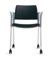 Sedile/schienale imbottiti Padded seat/back Sedia impilabile multiuso con: telai a 4 gambe o slitta, con o senza braccioli o