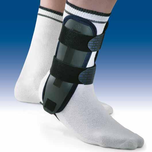 è munita di sistema di regolazione sulla caviglia e di chiusura con velcro per la stabilizzazione e immobilizzazione mediolaterale dell articolazione tibio-tarsale.