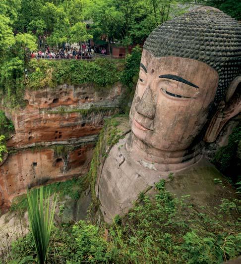 Pranzo in ristorante locale. Proseguimento a Leshan per visitare il Buddha Gigante. Nel tardo pomeriggio rientro a Chengdu. Cena libera. Pernottamento in hotel.