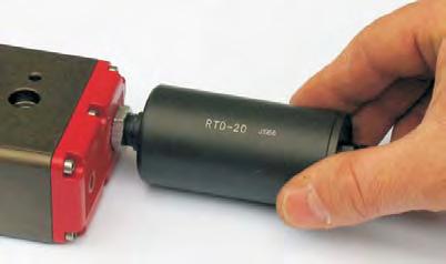 Schema di funzionamento Il dispositivo per arresto intermedio RTD è un limitatore di corsa, che agisce sulla cremagliera dell'attuatore rotante RT, tramite un pistone di alesaggio maggiore, rispetto