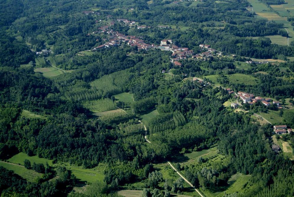 Il Paesaggio: un patrimonio della collettività Il paesaggio rappresenta una componente fondamentale del patrimonio culturale e naturale dell Europa e in ogni