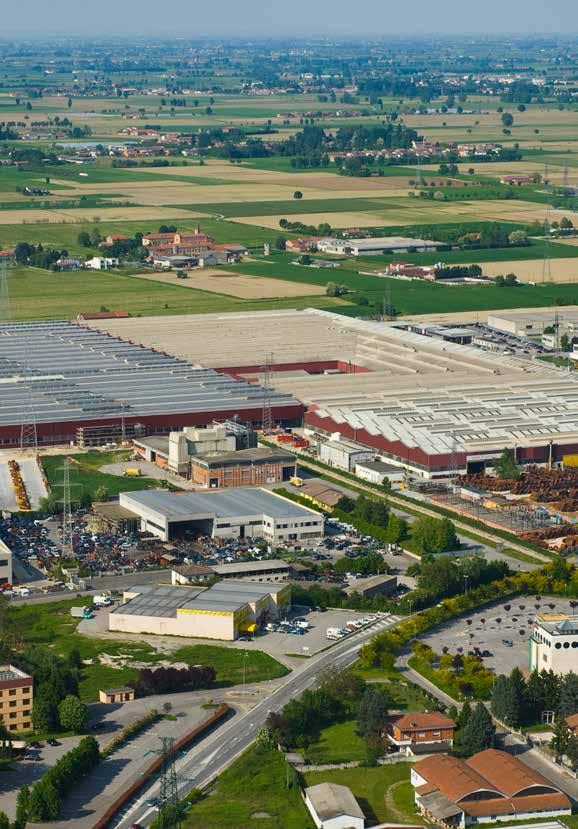 Casalmaggiore plant The Marcegaglia Carbon Steel manufacturing unit of Casalmaggiore (Cremona, Italy) spreads over a total surface of 320,000 square meters, of which 162,000 covered, currently