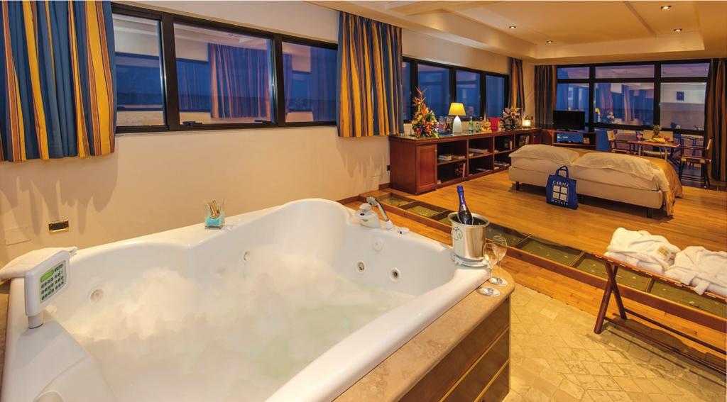 CAROLI HOTELS Il 14 piano del Bellavista Club offre due splendide suite panoramiche lipoli.