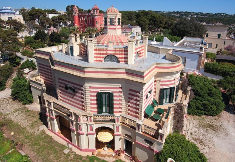 CLUSTER ALBERGHIERI La facciata dell Hotel Terminal a Santa Maria Leuca Villa La Meridiana, Santa Maria di Leuca Villa La Meridiana è stata costruita nel 1874 con una struttura muraria in pietra