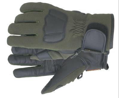sul polso per permettere una agevole vestizione e attaccamento ai moschettoni Tactical Gloves Winter Art.