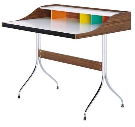 Home Desk La sua forma semplice e decorativa fa di Home Desk un elemento classico, che va oltre le mode effimere.
