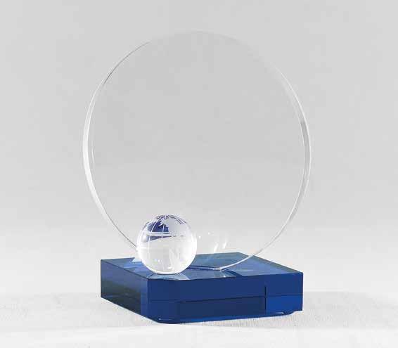 Trofeo LANDSHUT in cristallo con orologio e cubo colorato A175_h210 Targa: 90 x 190 x 10 mm Rombo: 110 x 10 mm Base: 130 x 80 x 10 mm