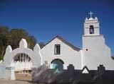 venerdì 16 agosto Uyuni/Potosì Mattina di riposo in albergo: verso mezzogiorno inizia il trasferimento a Potosì dove fiorì una società ricca e malata d ostentazione, circondata da povertà e