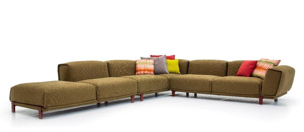 Bold by Patricia Urquiola Bold è un divano di un'eleganza semplice, equilibrata e funzionale che garantisce una qualità senza tempo.