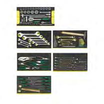 Set Assortimento 104 utensili TCS Modello Include Codice 806/6 WT; TCS Nr.1 martello; Nr.1 mazzuola; Nr.1 pinza a morsetto; Nr.1 pinza becchi mezzotondi con tagliente; Nr.1 pinza per tubi; Nr.