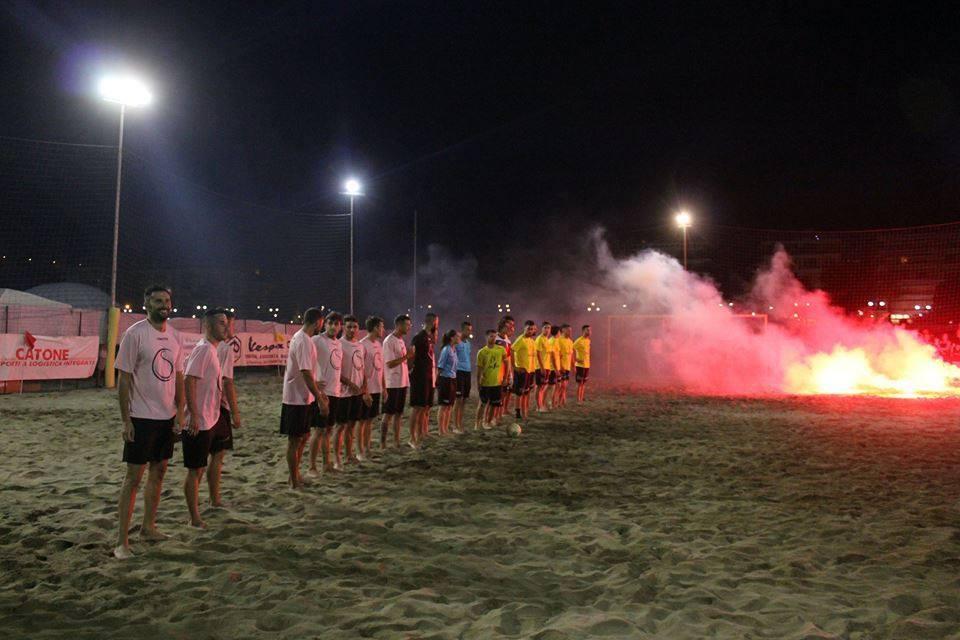 LIGURIA BEACH SOCCER CUP Dal 2014 la Genova Beach Soccer organizza la Liguria Beach Soccer Cup, l unico torneo regionale di calcio su sabbia riconosciuto dalla Lega Nazionale Dilettanti.